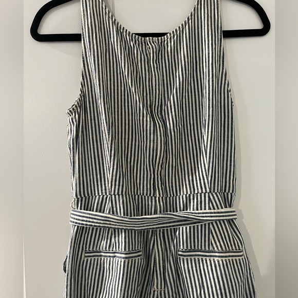 Madewell Striped Jumpsuit 🤍💙 - Picture 3 of 4